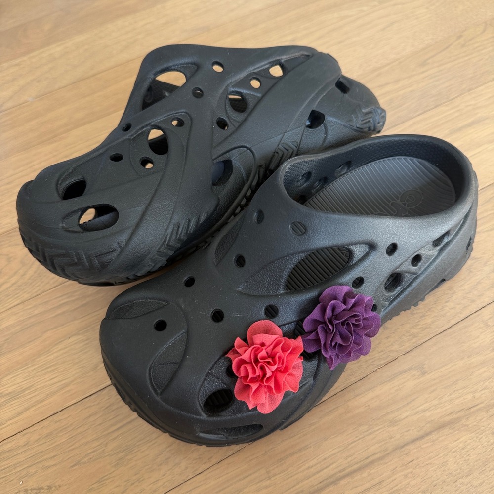 CROCS Black Slip-On Clogs (cage style)